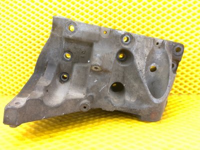 Кронштейн двигателя левый (опора) Porsche Cayenne 2008 957