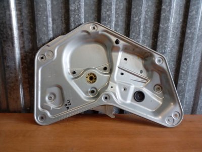 Стеклоподъемник Skoda YETI 2011 5L