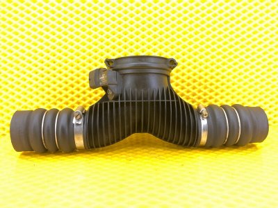 Патрубок воздушного фильтра Porsche Cayenne 2008 957