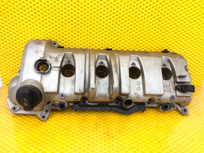 Крышка клапанная Porsche Cayenne 2008 957