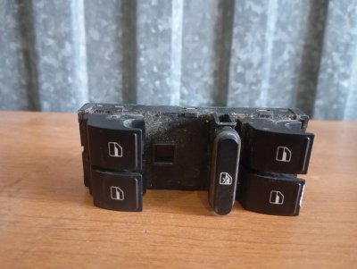 Блок управления стеклоподъемниками Skoda YETI 2011 5L