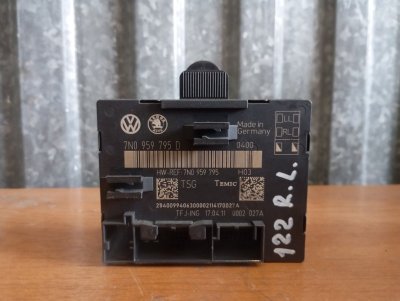 Блок управления двери Skoda YETI 2011 5L
