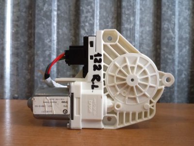 Мотор стеклоподъемника Skoda YETI 2011 5L