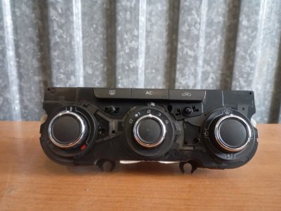 Блок управления климат-контролем Skoda YETI 2011 5L