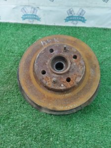 Кулак поворотный лада 21083 1996