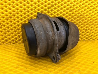 Опора двигателя правая Porsche Cayenne 2008 957