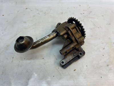 Насос масляный Volkswagen Jetta 2008