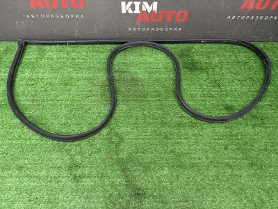 Уплотнитель двери Hyundai Solaris 1 2013 RB