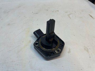 Датчик уровня масла Volkswagen Jetta 2008