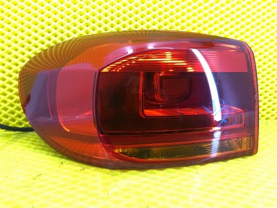 Фонарь задний левый Volkswagen Tiguan