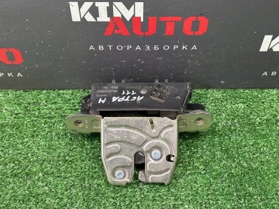 Замок крышки багажника Opel Astra H