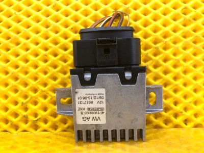 Блок управления топливным насосом Audi Q7 2014 4L