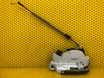 Замок двери передней правой Volkswagen Tiguan