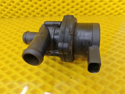 Насос водяной дополнительный Volkswagen Touareg 2003 7L6