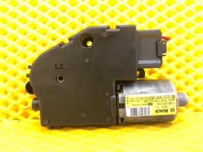 Моторчик люка Volkswagen Tiguan