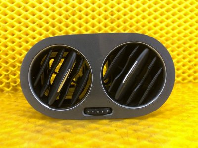 Дефлектор воздушный правый Volkswagen Tiguan