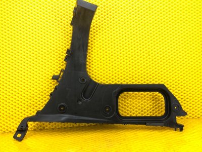 Кронштейн бампера Audi Q7 2014 4L