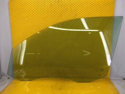 Стекло двери Volkswagen Tiguan