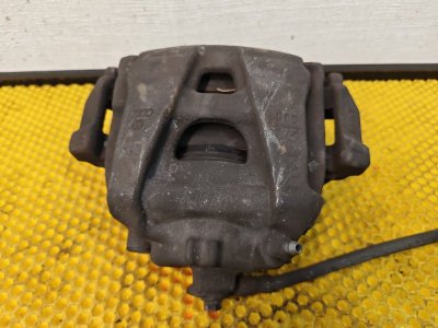 Суппорт передний правый Volkswagen Tiguan