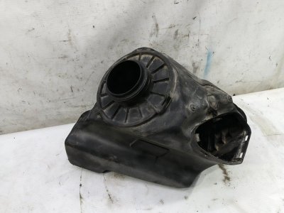 Корпус воздушного фильтра Audi A6 2012