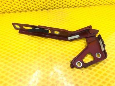 Петля капота правая Audi Q7 2014 4L