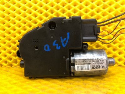 Моторчик люка Audi Q7 2014 4LB