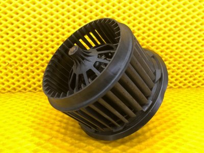 Моторчик печки (отопителя) Audi Q7 2014 4L