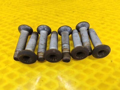 Болт ступицы Volkswagen Tiguan