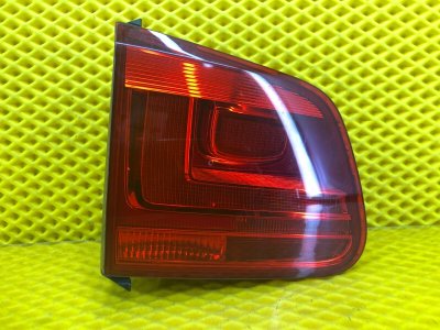 Фонарь крышки багажника левый Volkswagen Tiguan