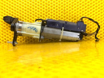 Моторчик крышки багажника Audi Q7 2014 4L