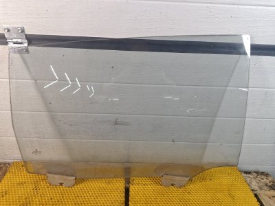 Стекло двери Volkswagen Phaeton 2005 3D2