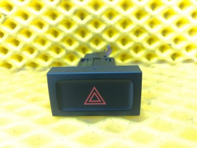 Кнопка аварийной сигнализации Volkswagen Tiguan