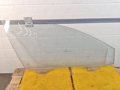 Стекло двери Volkswagen Phaeton 2005 3D2