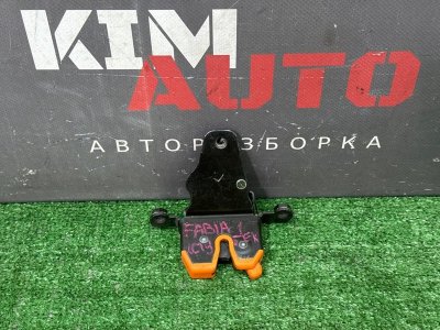 Замок багажника Skoda Fabia 1