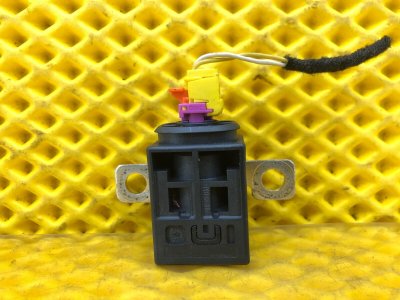 Пиропатрон аккумулятора Audi Q7 2014 4L