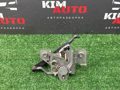 Замок капота Ford Fiesta