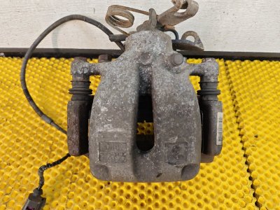 Суппорт задний правый Volkswagen Phaeton 2005 3D2