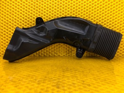 Патрубок воздушного фильтра правый Mercedes-Benz S-Class 2014 W222