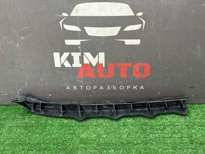 Кронштейн заднего бампера центральный Skoda Octavia A5