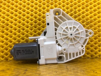 Моторчик стеклоподъемника передней правой двери Audi Q7 2014 4LB