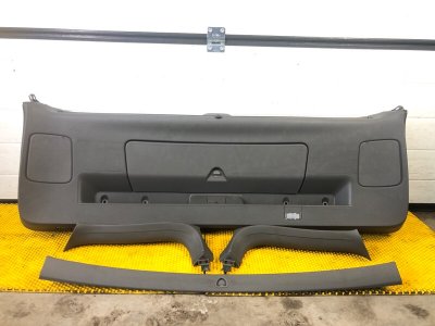 Обшивка крышки багажника Audi Q7 2014 4LB