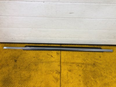 Молдинг стекла Audi Q7 2014 4LB