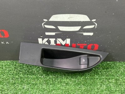 Кнопка стеклоподъемника Opel Astra J