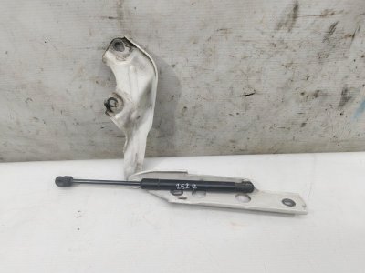 Петля капота Audi A6 2012