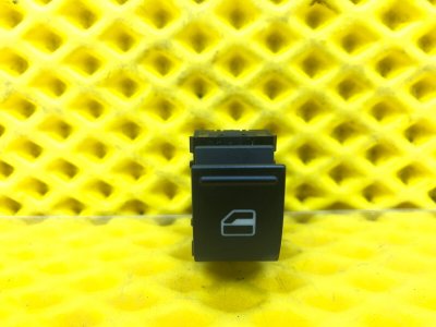 Кнопка стеклоподъемника передней двери Volkswagen Tiguan