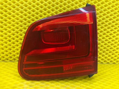 Фонарь крышки багажника правый Volkswagen Tiguan