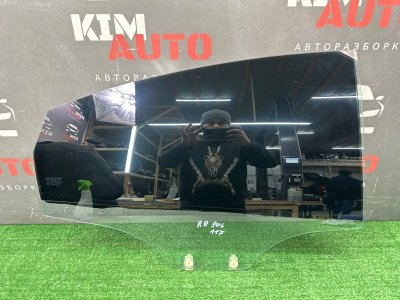 Стекло двери Hyundai Solaris 1 2013 RB