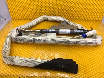 Шторка безопасности справа Audi Q7 2014 4L