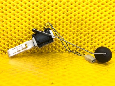 Датчик уровня топлива Audi Q7 2014 4L