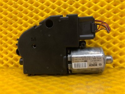 Моторчик люка Audi Q7 2014 4L